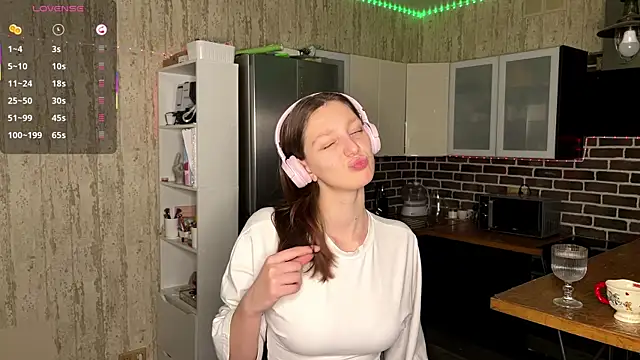 Snapshot of ChrisAmott chatting on 02-11-26, 04:07 ChrisAmott online show from 02-11-26, 04:07