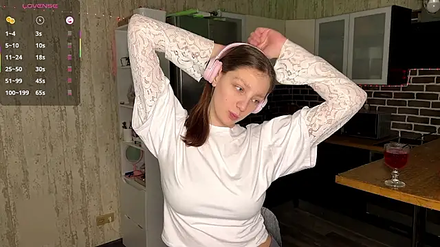 Snapshot of ChrisAmott chatting on 02-10-26, 04:06 ChrisAmott online show from 02-10-26, 04:06