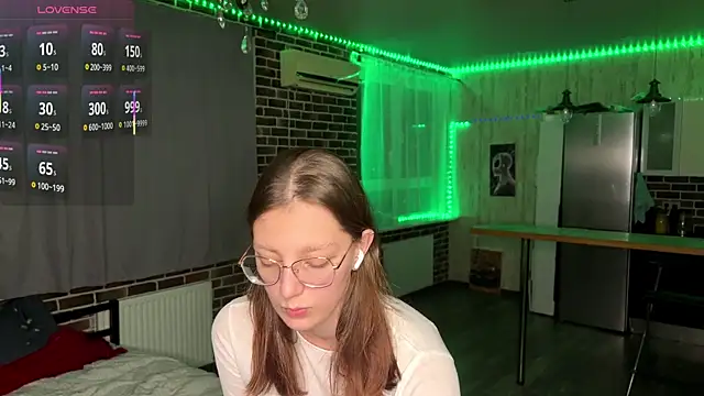 Snapshot of ChrisAmott chatting on 02-27-26, 04:07 ChrisAmott online show from 02-27-26, 04:07