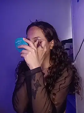 Snapshot of AlexxaAndRileyy chatting on 02-13-26, 05:02 AlexxaAndRileyy online show from 02-13-26, 05:02