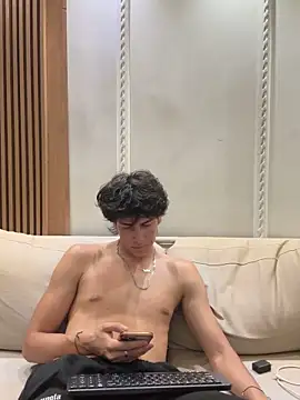 Snapshot of noahx_valko chatting on 02-18-26, 05:27 noahx valko online show from 02-18-26, 05:27