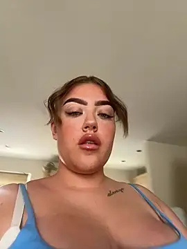 Snapshot of Princess-ivyxoxo chatting on 05-29-26, 02:12 Princess-ivyxoxo online show from 05-29-26, 02:12