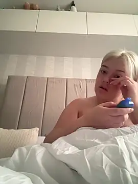 Snapshot of Princess-ivyxoxo chatting on 04-27-26, 11:41 Princess-ivyxoxo online show from 04-27-26, 11:41