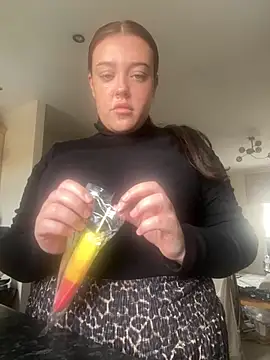 Princess-ivyxoxo online show from 06-18-26, 12:32
