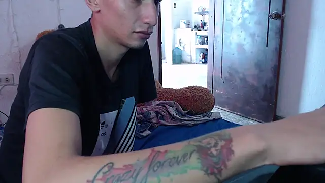 Chloe Candys online show from 04-15-26, 05:17