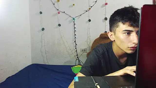 Chloe Candys online show from 04-15-26, 05:13