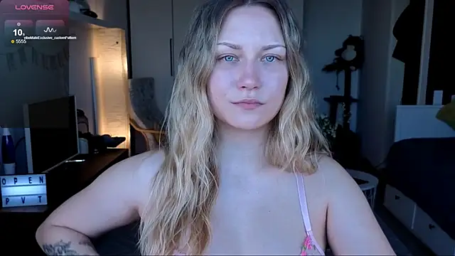 Snapshot of missyourtouch chatting on 06-03-26, 03:17 missyourtouch online show from 06-03-26, 03:17