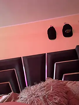 Snapshot of SmitWarrior chatting on 01-12-26, 10:25 SmitWarrior online show from 01-12-26, 10:25