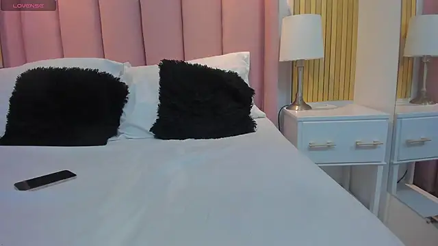 Snapshot of xXxSamantha__ chatting on 02-27-26, 08:08 xXxSamantha online show from 02-27-26, 08:08