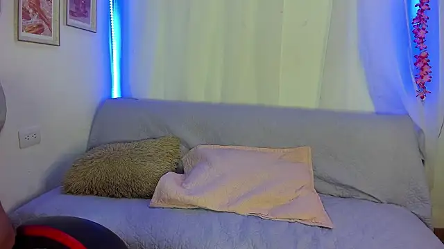 Snapshot of Zara_Foxxx_ chatting on 02-07-26, 12:18 Zara Foxxx online show from 02-07-26, 12:18