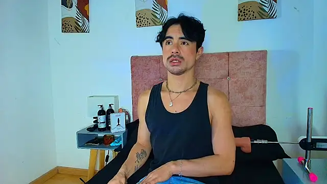 Snapshot of Ethan_Briggs_ chatting on 02-05-26, 03:35 Ethan Briggs online show from 02-05-26, 03:35