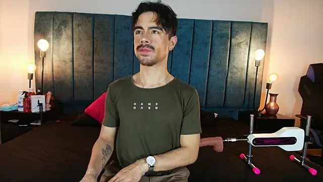 Ethan Briggs  online show from 03-13-26, 03:44