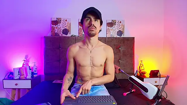 Ethan Briggs  online show from 07-21-26, 03:41