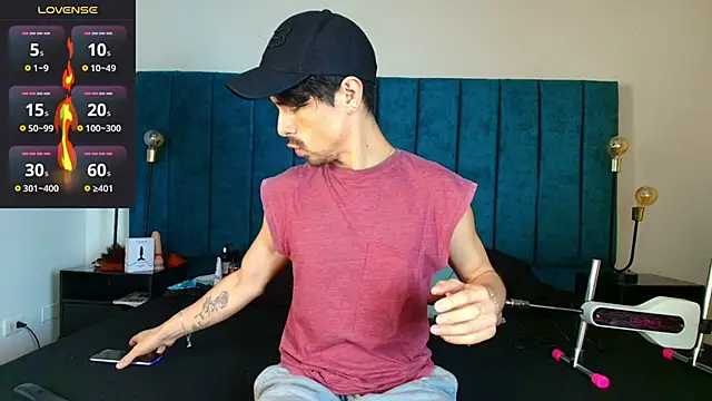 Ethan Briggs  online show from 04-09-26, 03:30