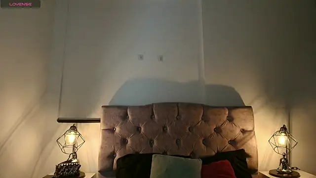 Ethan Briggs  online show from 04-03-26, 03:46