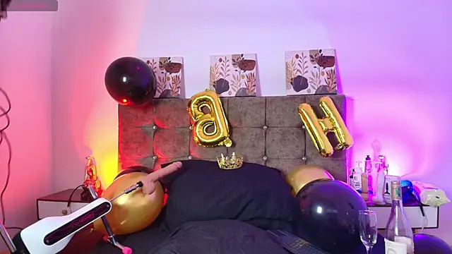 Ethan Briggs  online show from 07-28-26, 03:36