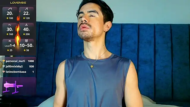 Ethan Briggs  online show from 04-08-26, 03:41