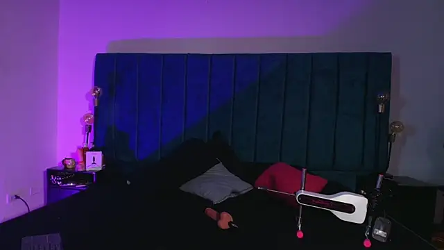 Ethan Briggs  online show from 03-07-26, 03:35