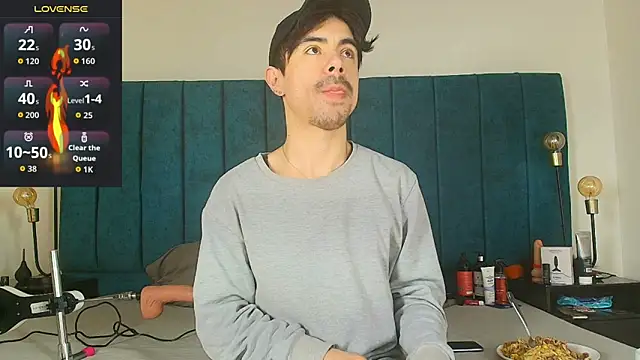 Ethan Briggs  online show from 04-04-26, 03:35