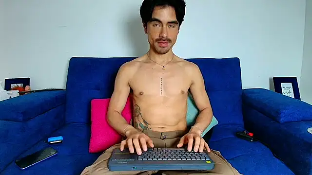 Ethan Briggs  online show from 04-15-26, 10:21