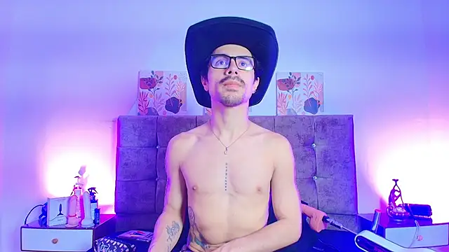 Ethan Briggs  online show from 07-17-26, 03:48
