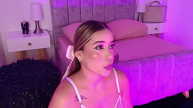 Snapshot of Lucy_Carson_ chatting on 02-11-26, 04:12 Lucy Carson online show from 02-11-26, 04:12