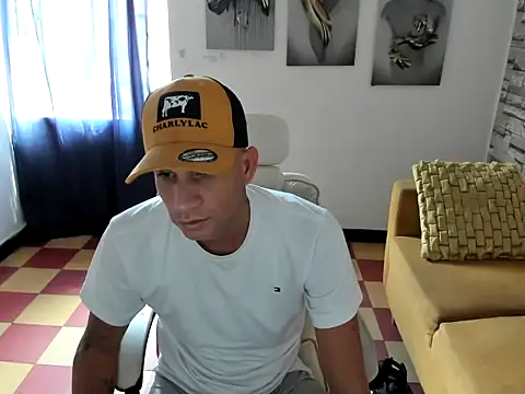 danisegura online show from 01-13-26, 02:43