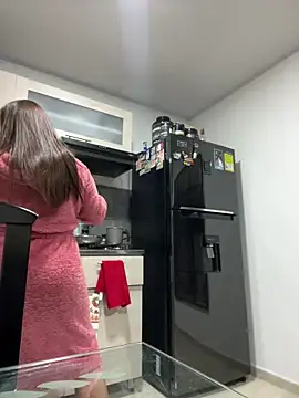 Snapshot of Pretty__Milf chatting on 03-20-26, 08:48 Pretty Milf online show from 03-20-26, 08:48