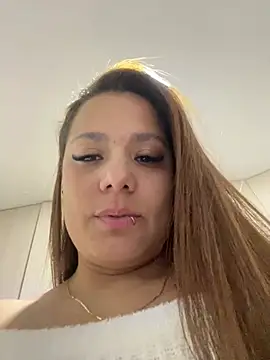 Snapshot of Pretty__Milf chatting on 04-02-26, 10:49 Pretty Milf online show from 04-02-26, 10:49