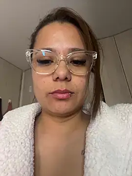 Pretty  Milf online show from 07-25-26, 10:00