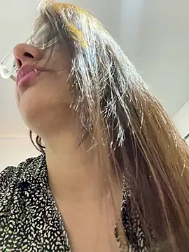 Pretty  Milf online show from 07-15-26, 12:56