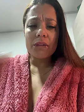 Snapshot of Pretty__Milf chatting on 03-06-26, 09:26 Pretty Milf online show from 03-06-26, 09:26