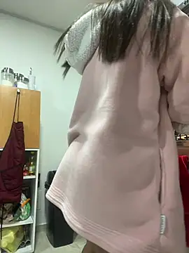 Snapshot of Pretty__Milf chatting on 03-11-26, 09:47 Pretty Milf online show from 03-11-26, 09:47