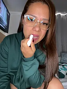Pretty  Milf online show from 06-29-26, 03:23