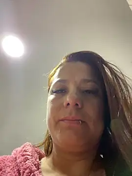 Snapshot of Pretty__Milf chatting on 04-12-26, 10:18 Pretty Milf online show from 04-12-26, 10:18