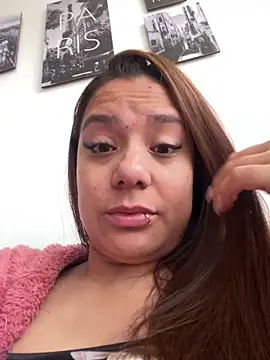 Snapshot of Pretty__Milf chatting on 04-01-26, 01:34 Pretty Milf online show from 04-01-26, 01:34