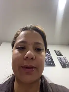 Snapshot of Pretty__Milf chatting on 03-13-26, 09:14 Pretty Milf online show from 03-13-26, 09:14