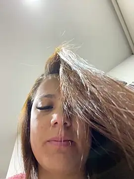 Snapshot of Pretty__Milf chatting on 03-17-26, 08:50 Pretty Milf online show from 03-17-26, 08:50