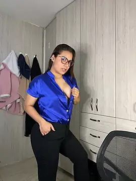 Pretty  Milf online show from 06-04-26, 01:16