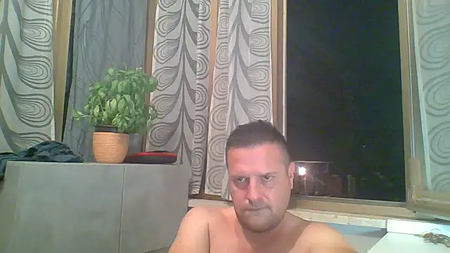 Snapshot of ROMASSAGGEXXX chatting on 05-28-26, 08:04 ROMASSAGGEXXX online show from 05-28-26, 08:04