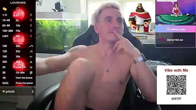 Snapshot of Rayzel_White chatting on 05-19-26, 04:14 Rayzel White online show from 05-19-26, 04:14