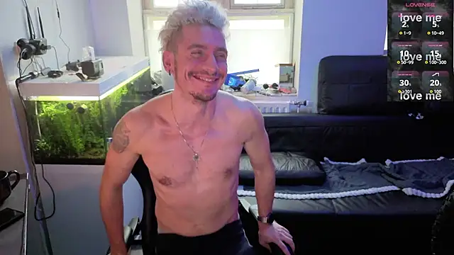 Rayzel White online show from 02-08-26, 02:48