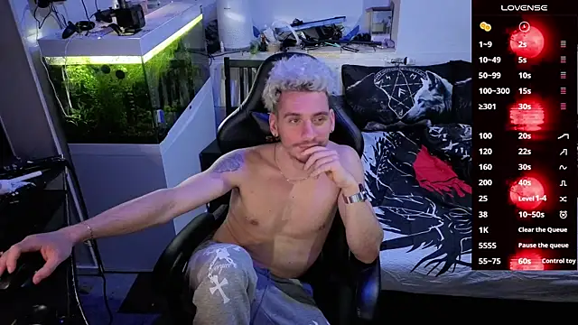 Rayzel White online show from 02-23-26, 01:40