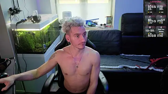 Rayzel White online show from 02-10-26, 03:22