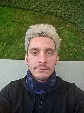 Rayzel White online show from 02-28-26, 01:44