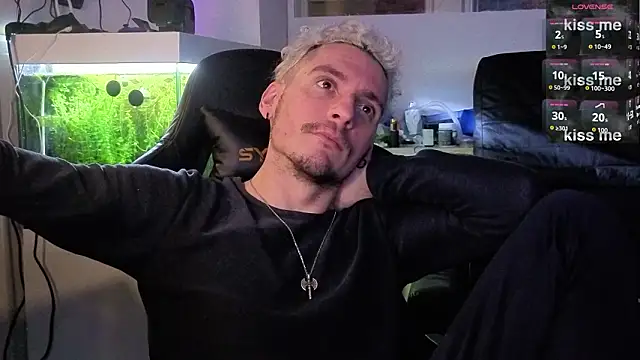 Rayzel White online show from 02-04-26, 10:27