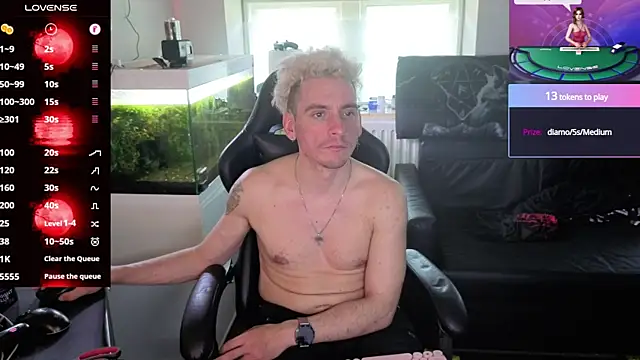 Rayzel White online show from 06-18-26, 05:40