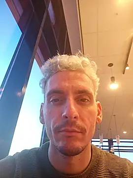 Rayzel White online show from 01-17-26, 03:59