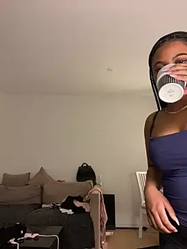 xo steffyxo 4 online show from 03-11-26, 08:03