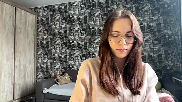 Snapshot of JanelleCourville chatting on 03-03-26, 10:33 JanelleCourville online show from 03-03-26, 10:33